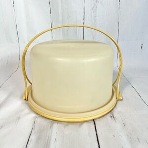 TUPPERWARE Harvest Gold Round Cake Plate and Lid Carrier Vintage MCM Retro